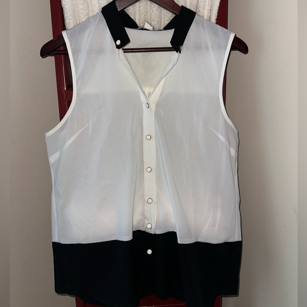 Forever 21 Black and White Sleeveless Blouse